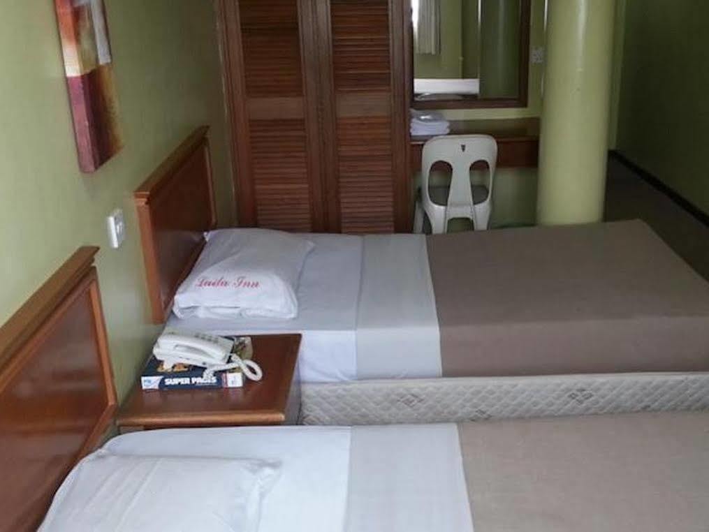Laila Inn Kuching Bagian luar foto